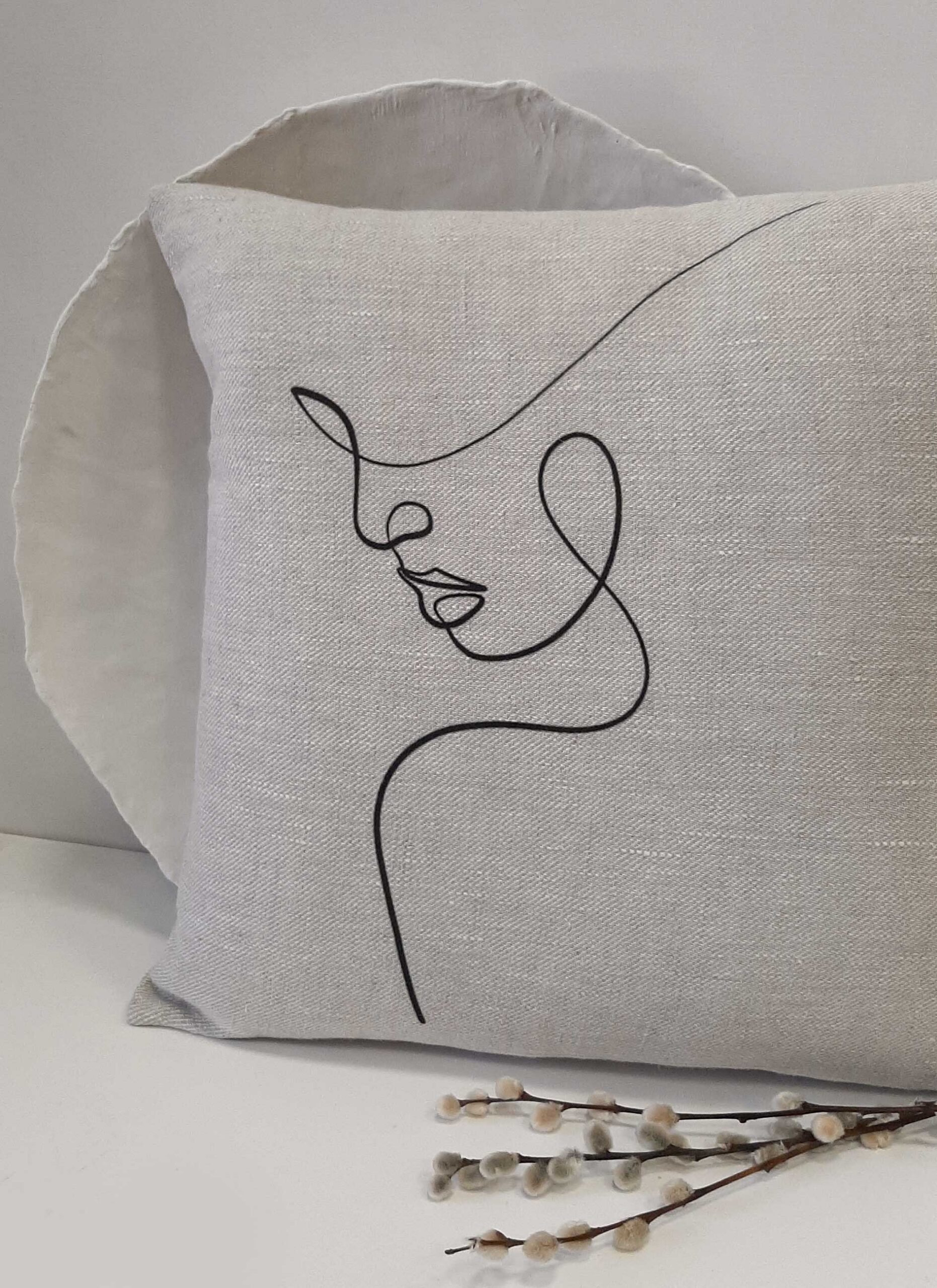 linnen-melange-kussen-lady-a Linnen gemeleerde kussen minimalistisch bedrukt Lady - Afbeelding 1