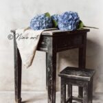 L38B de antieke tafel met blauwe hortensia XL