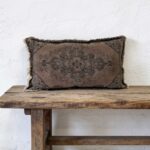 Grof vlaslinnen kussen Kelim stijl bruin