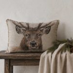 Sierkussen shabby Rendier vooraangezicht